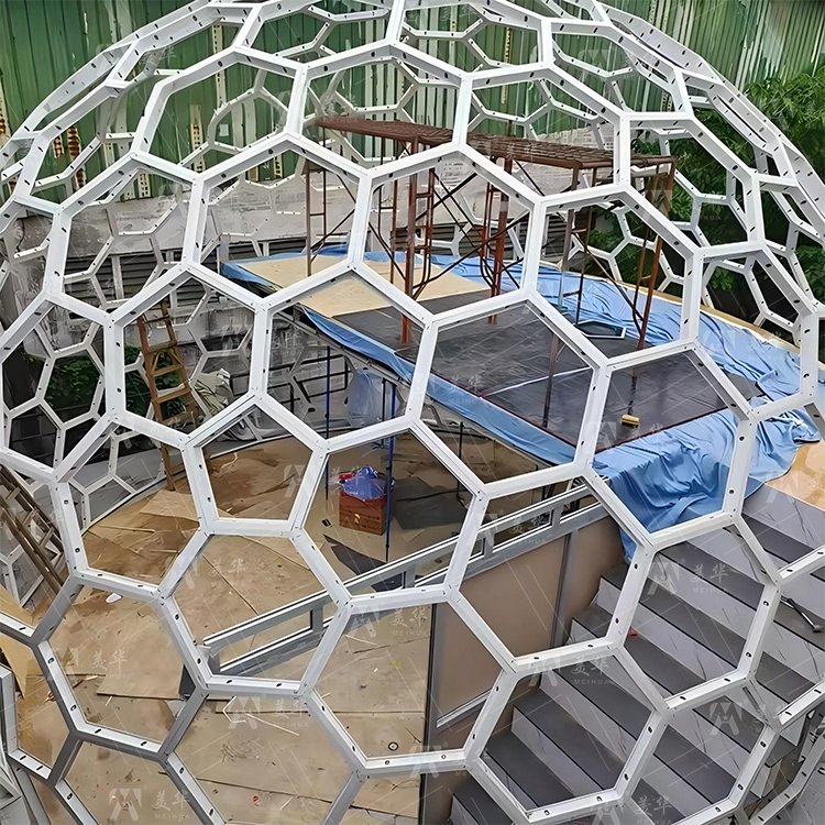 Customizable Hexagonal Shaped Tempered Reflective Mirror Glass Double-Floor Attic Geodesic Dome Tent Triangular Shaped Tempered Reflective Mirror Glass for House Trade Show Tents - Image 9